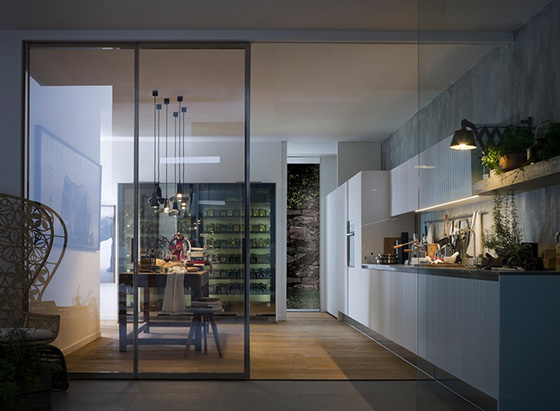 Прозрачное осветленное стекло