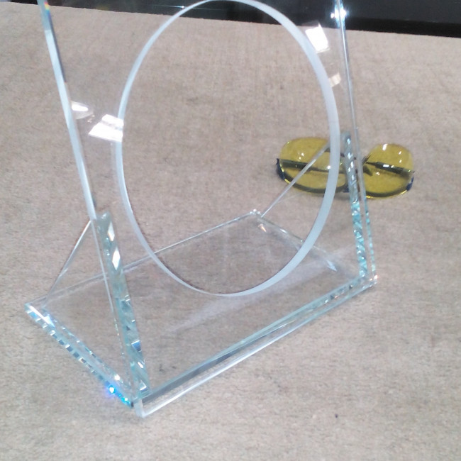 Стеклянная стойка под динамик,стекло 10 мм осветленное,у/ф склейка